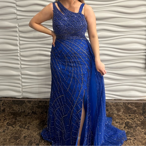 Portia and scarlet royal blue gown - Picture 2 of 3